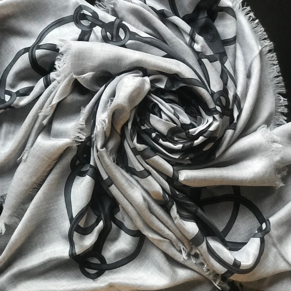 GUCCI modal Scarf/wrap - Picture 5 of 12